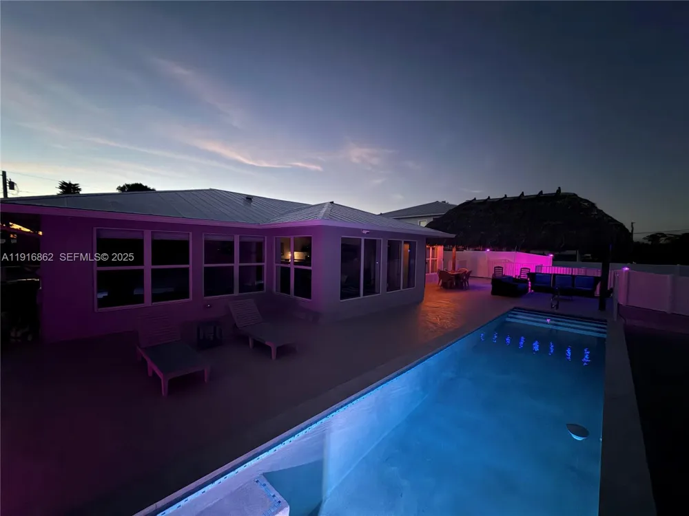 1733 Sunrise Dr Big Pine, FL 33043