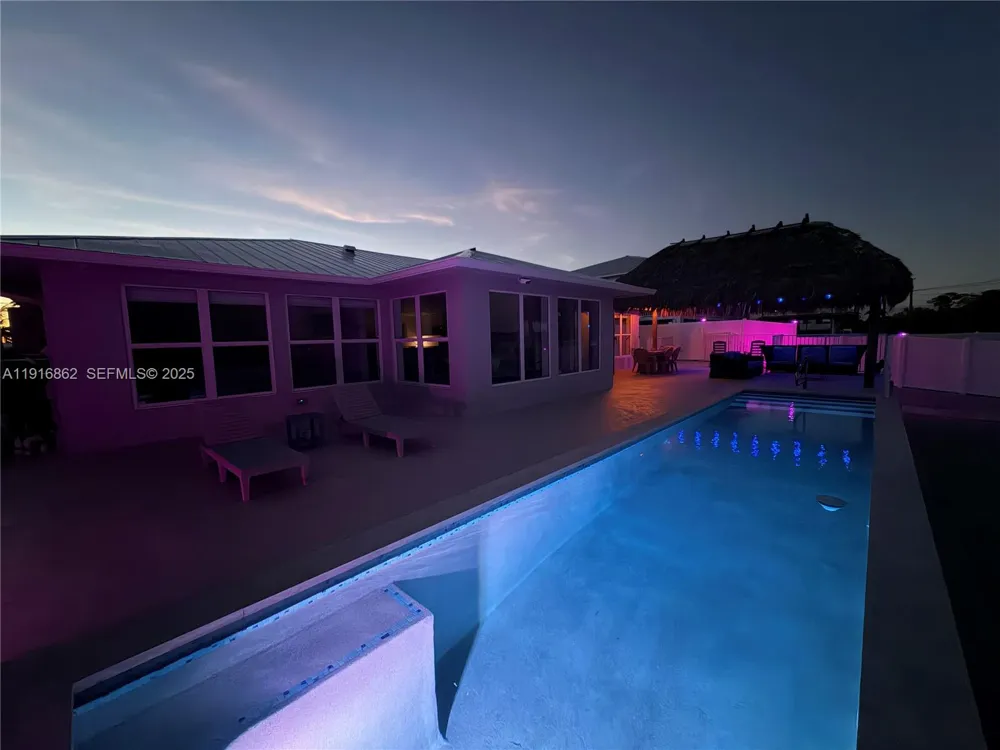 1733 Sunrise Dr Big Pine, FL 33043
