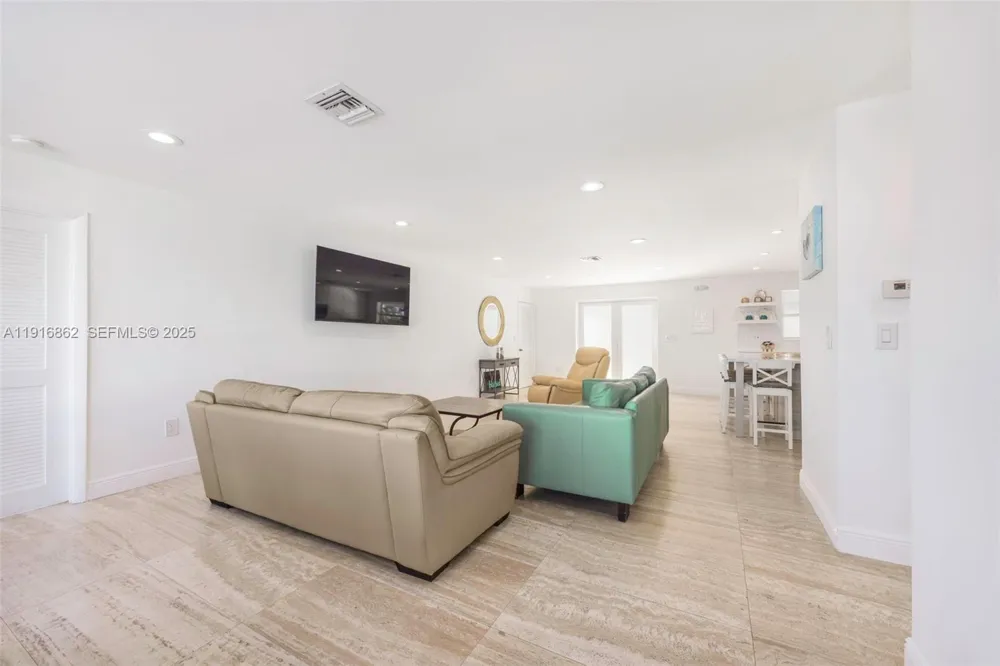 1733 Sunrise Dr Big Pine, FL 33043