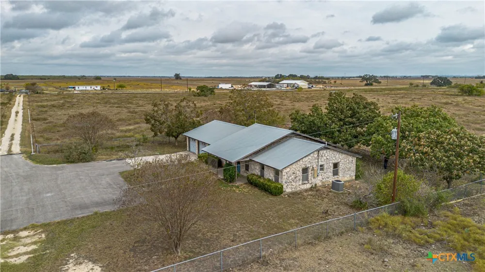 9325 Fm 1339 Martindale, TX 78655