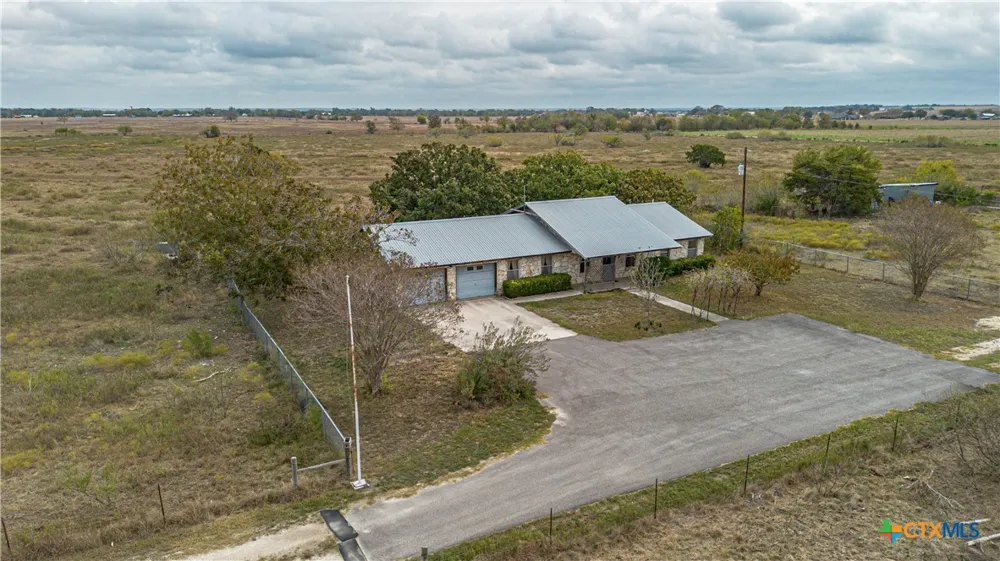 9325 Fm 1339 Martindale, TX 78655