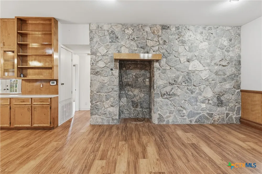 9325 Fm 1339 Martindale, TX 78655