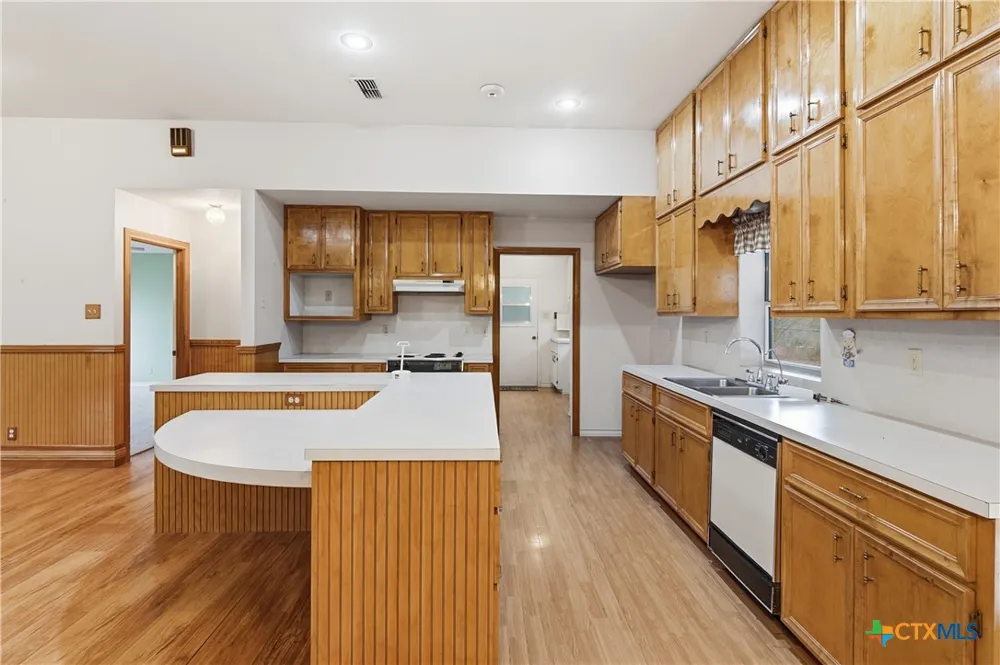 9325 Fm 1339 Martindale, TX 78655