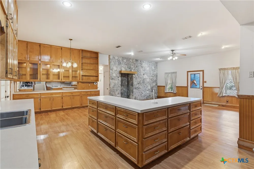9325 Fm 1339 Martindale, TX 78655