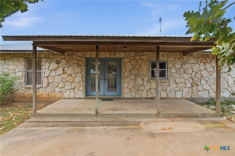 9325 Fm 1339 Martindale, TX 78655