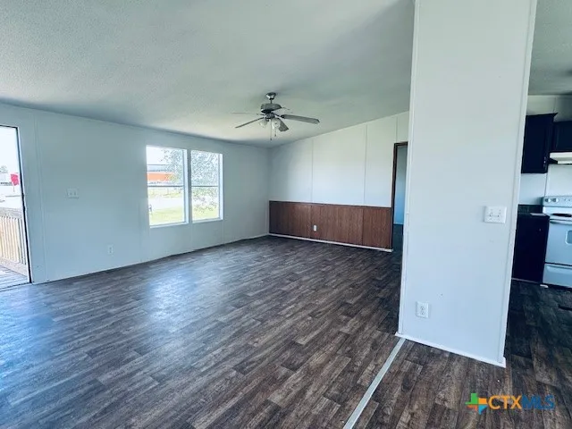 1212 Babylon Lane Schulenburg, TX 78956