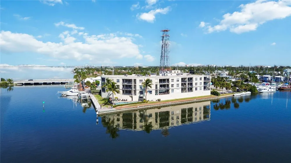 4125 W END ROAD #306 Cocoa Beach, FL 32931