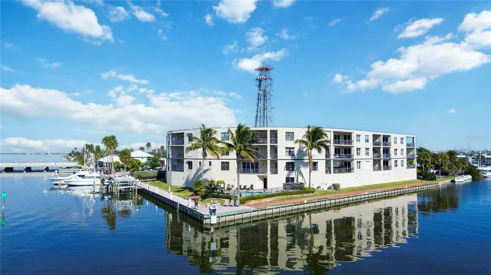 4125 W END ROAD #306 Cocoa Beach, FL 32931