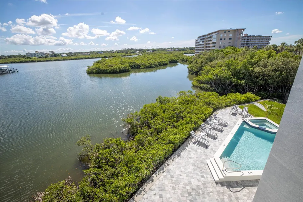 19505 GULF BOULEVARD #304 Indian Shores, FL 33785
