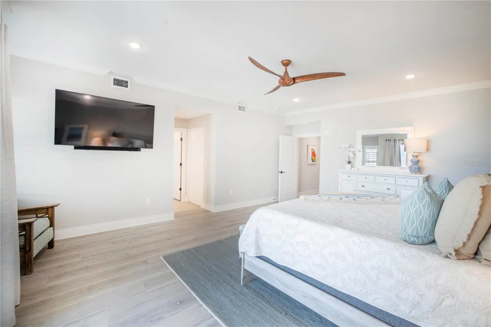 19505 GULF BOULEVARD #304 Indian Shores, FL 33785