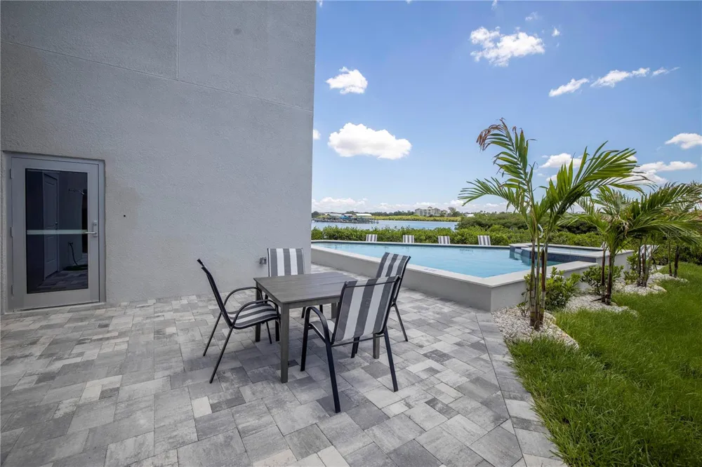 19505 GULF BOULEVARD #304 Indian Shores, FL 33785