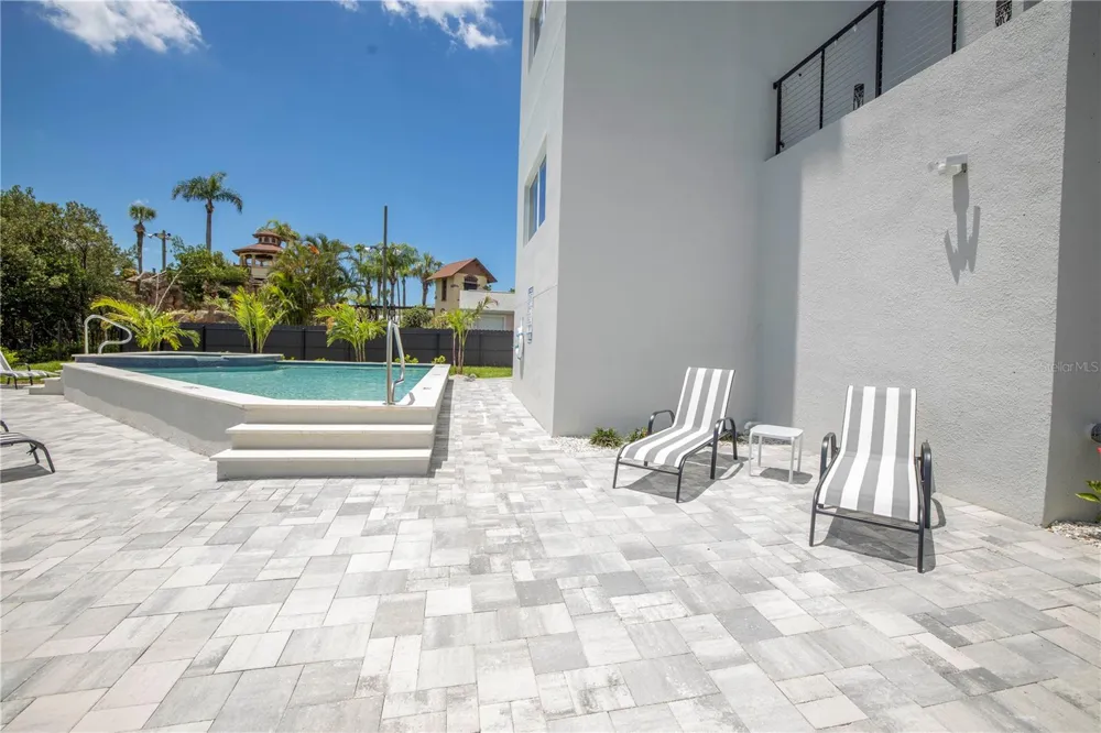 19505 GULF BOULEVARD #304 Indian Shores, FL 33785