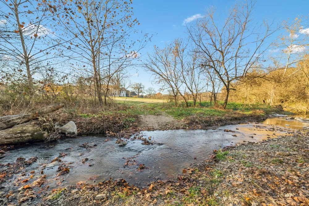 2098 Charity Rd Fayetteville, TN 37334