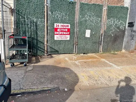 11 W 9th Street