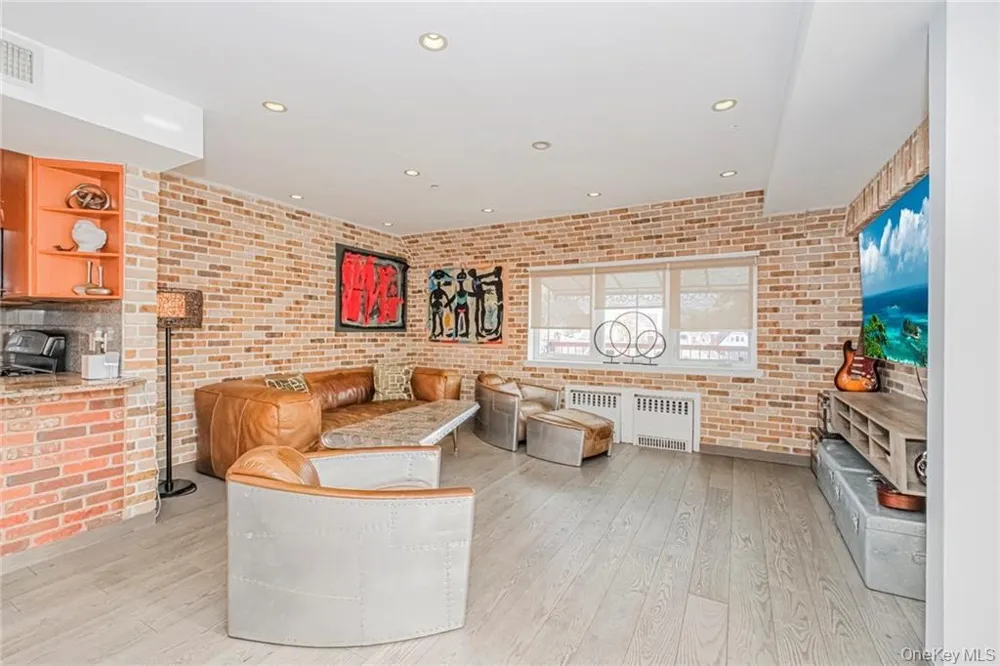 3567 Shore Parkway #H4A Brooklyn, NY 11235
