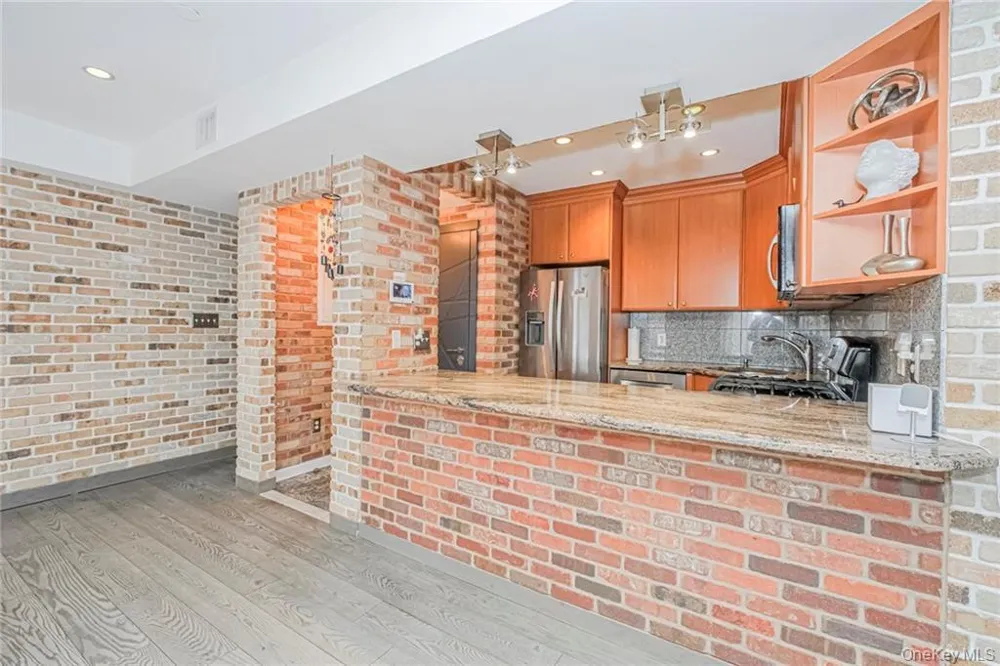 3567 Shore Parkway #H4A Brooklyn, NY 11235