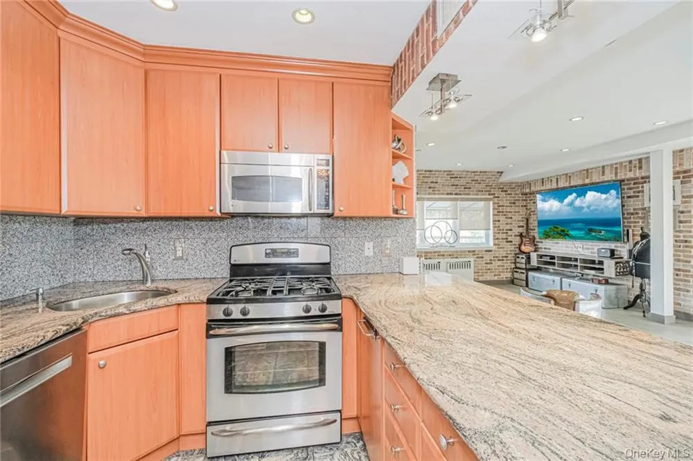 3567 Shore Parkway #H4A Brooklyn, NY 11235