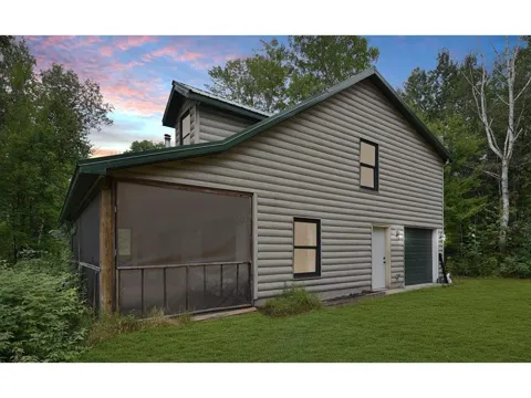 4926 Iroquois Loop