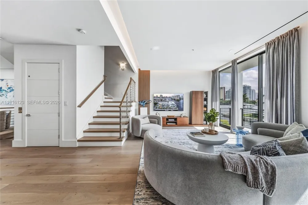 4098 NE 167 ST #9 North Miami Beach, FL 33160