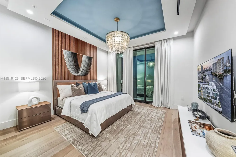4098 NE 167 ST #9 North Miami Beach, FL 33160