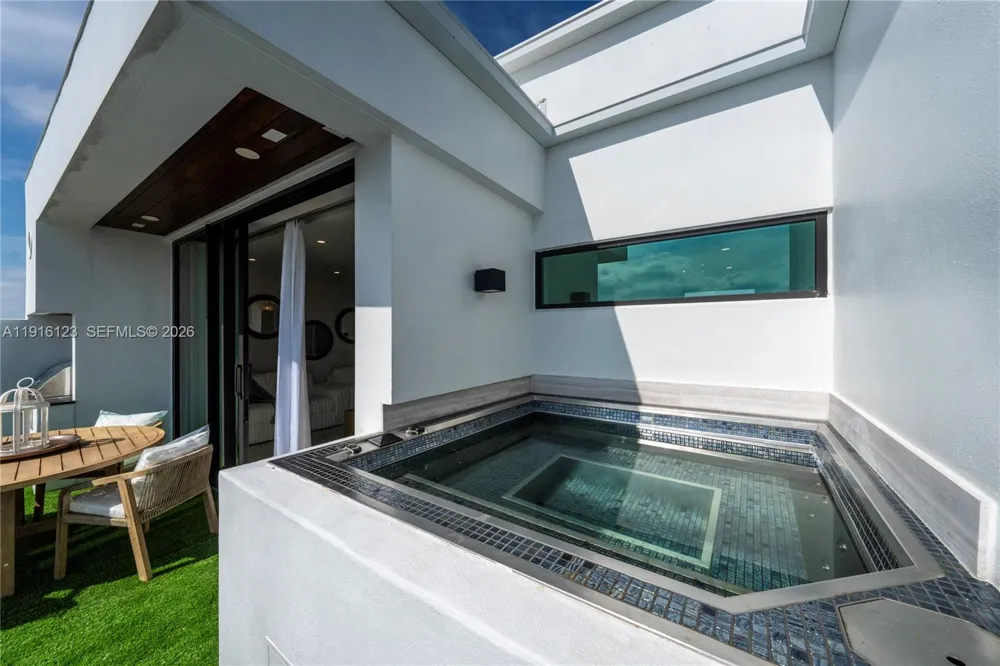 4098 NE 167 ST #9 North Miami Beach, FL 33160