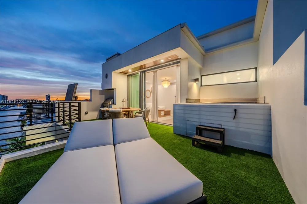 4098 NE 167 ST #9 North Miami Beach, FL 33160