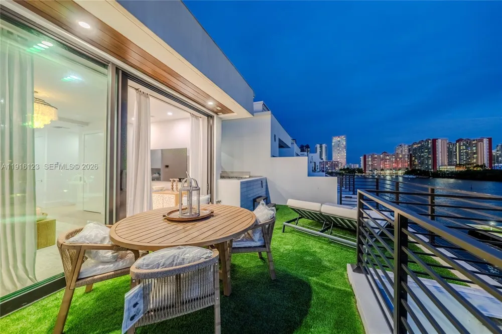 4098 NE 167 ST #9 North Miami Beach, FL 33160