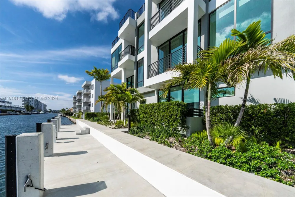 4098 NE 167 ST #9 North Miami Beach, FL 33160