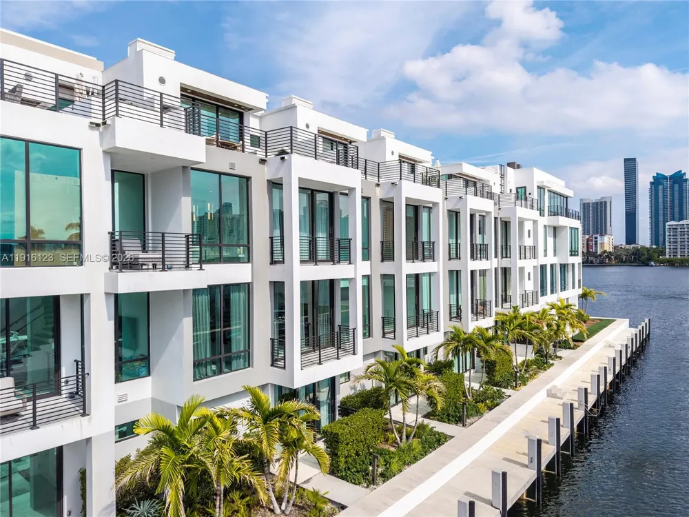 4098 NE 167 ST #9 North Miami Beach, FL 33160
