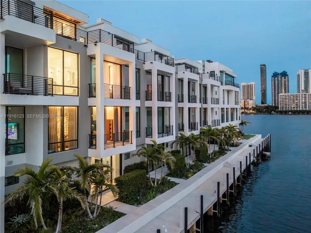 4098 NE 167 ST #9 North Miami Beach, FL 33160