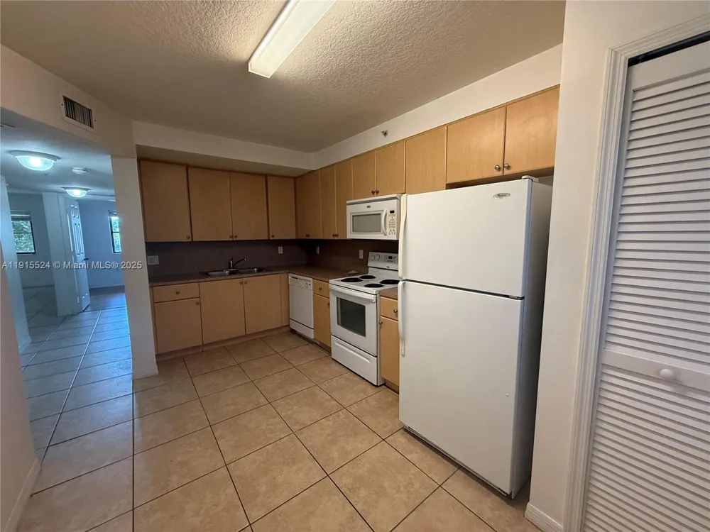 22901 SW 88th Pl #205 Cutler Bay, FL 33190
