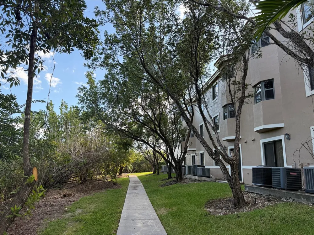22901 SW 88th Pl #205 Cutler Bay, FL 33190