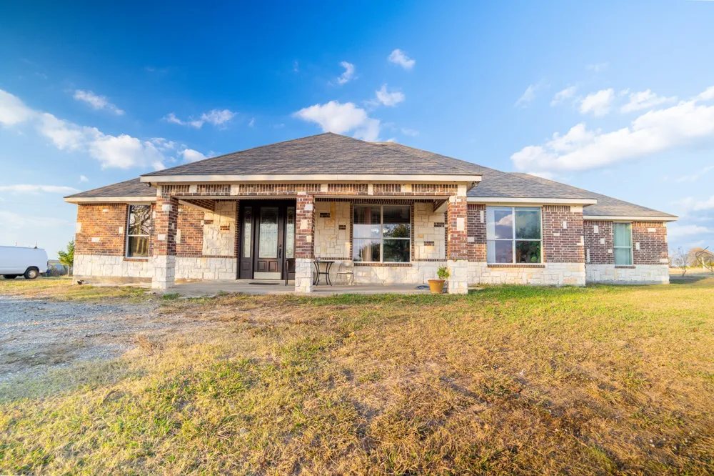 6216 FM 499 Campbell, TX 75422