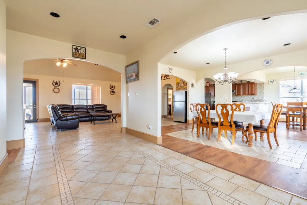 6216 FM 499 Campbell, TX 75422