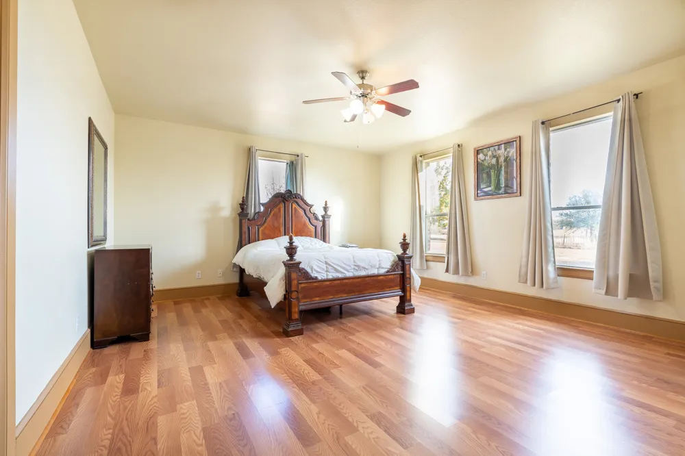 6216 FM 499 Campbell, TX 75422