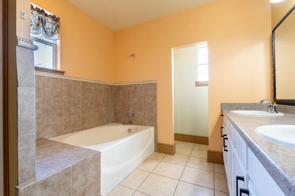 6216 FM 499 Campbell, TX 75422