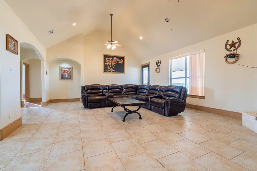6216 FM 499 Campbell, TX 75422