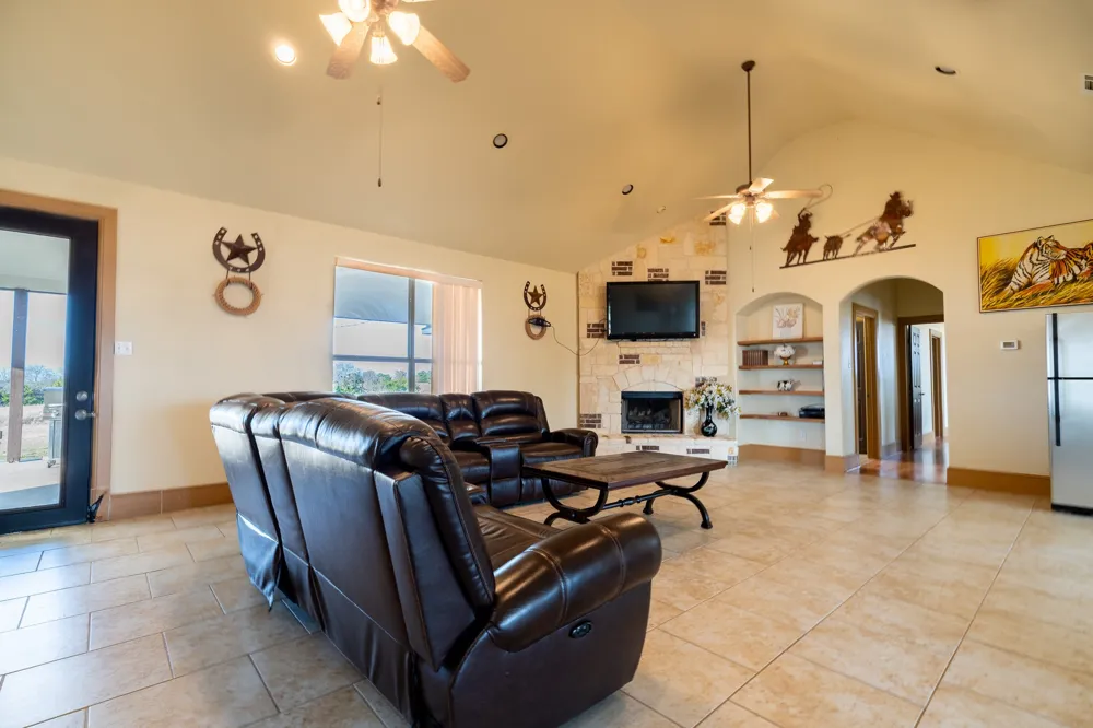 6216 FM 499 Campbell, TX 75422