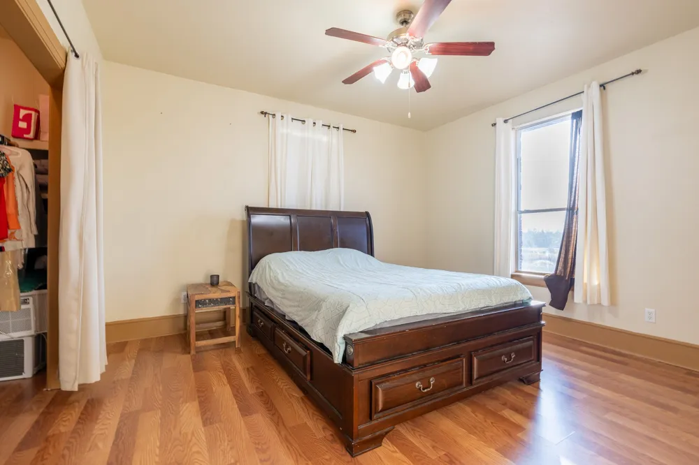 6216 FM 499 Campbell, TX 75422