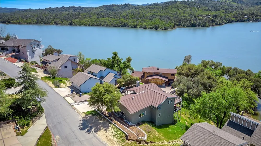 8744 Bluff Court Bradley, CA 93426