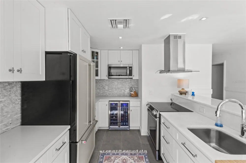 624 SAINT JUDES DRIVE Longboat Key, FL 34228
