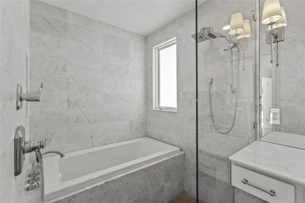 624 SAINT JUDES DRIVE Longboat Key, FL 34228