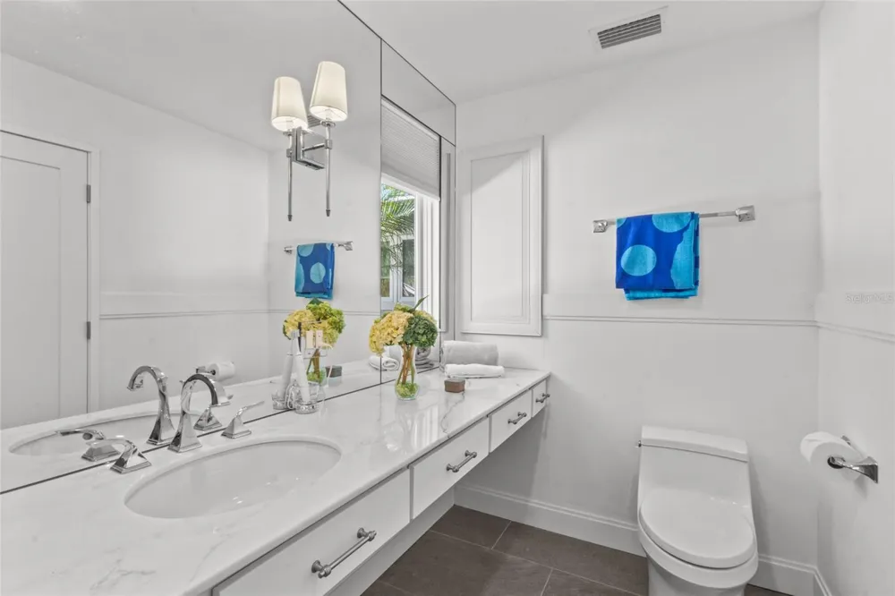 624 SAINT JUDES DRIVE Longboat Key, FL 34228