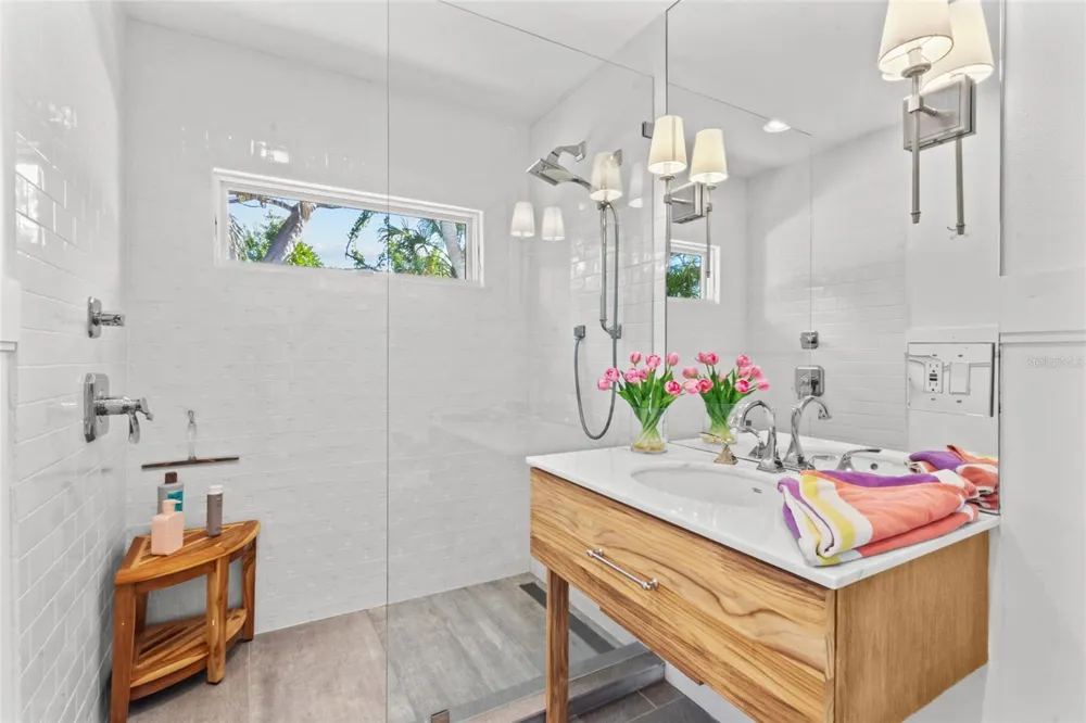 624 SAINT JUDES DRIVE Longboat Key, FL 34228