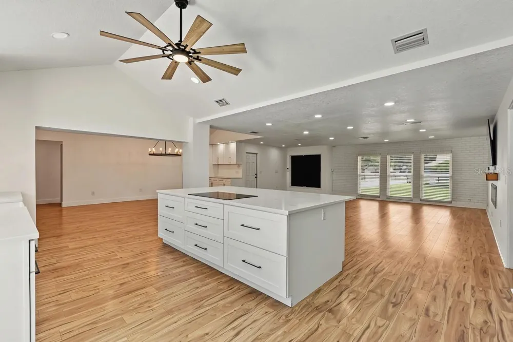 6370 90TH AVENUE Pinellas Park, FL 33782
