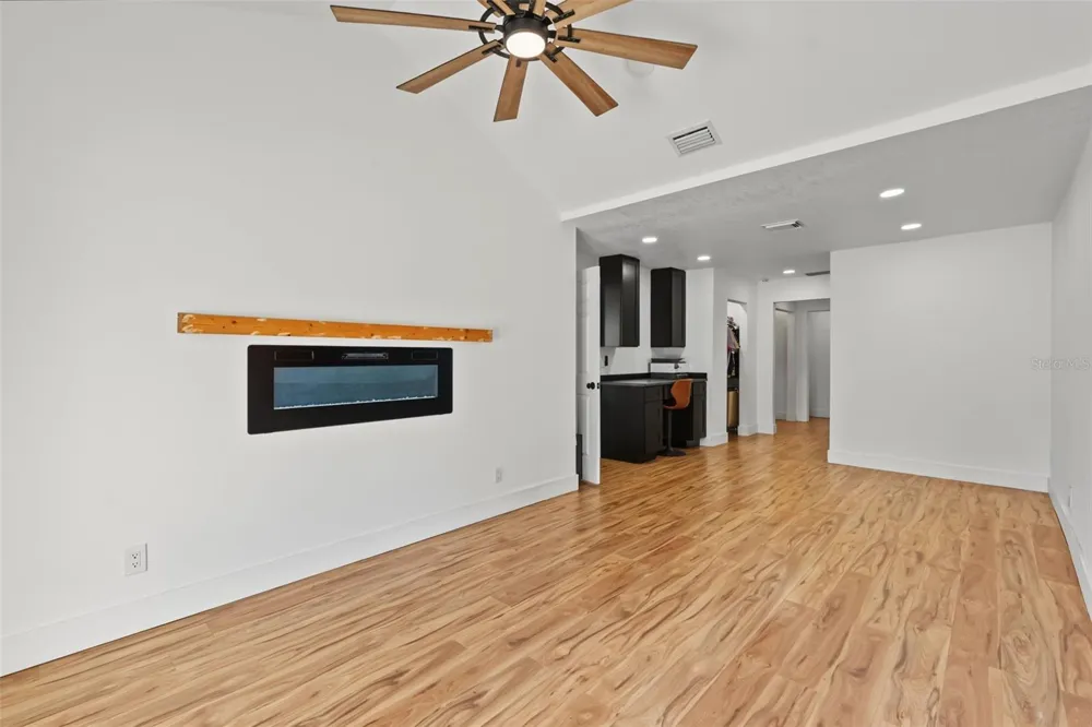 6370 90TH AVENUE Pinellas Park, FL 33782