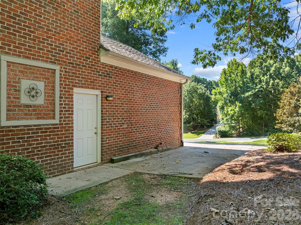 168 Game Trail Thomasville, NC 27360