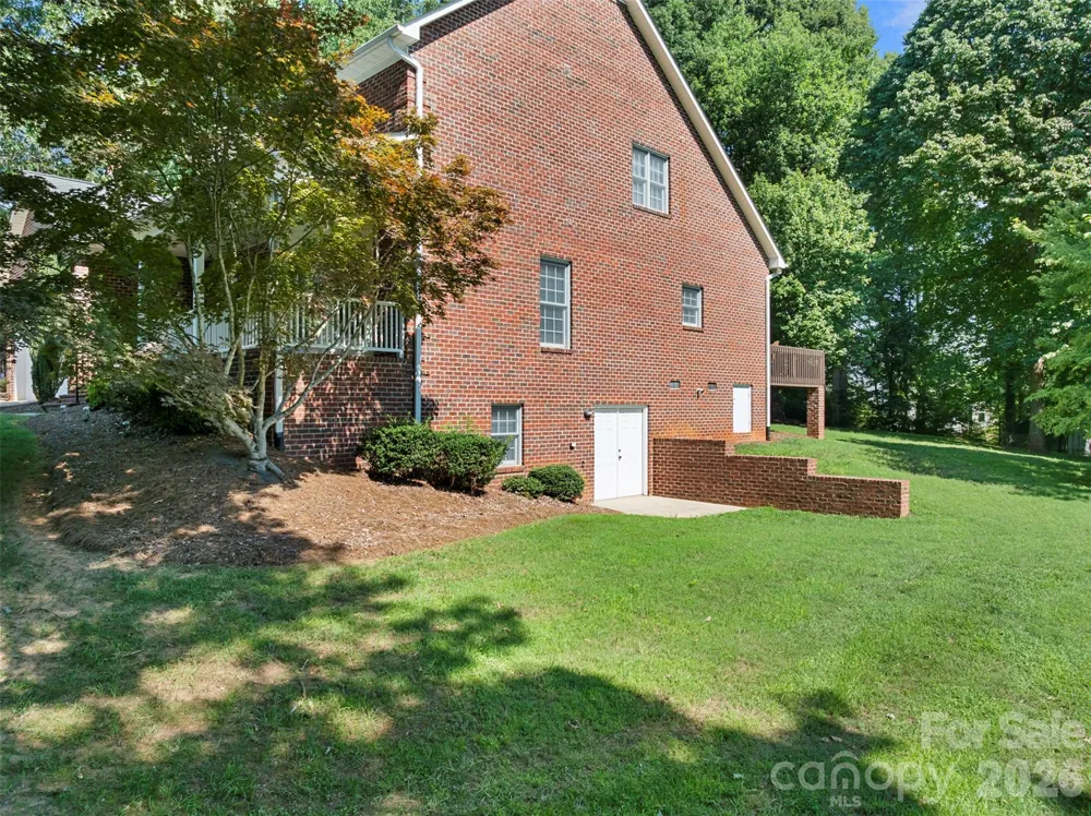168 Game Trail Thomasville, NC 27360
