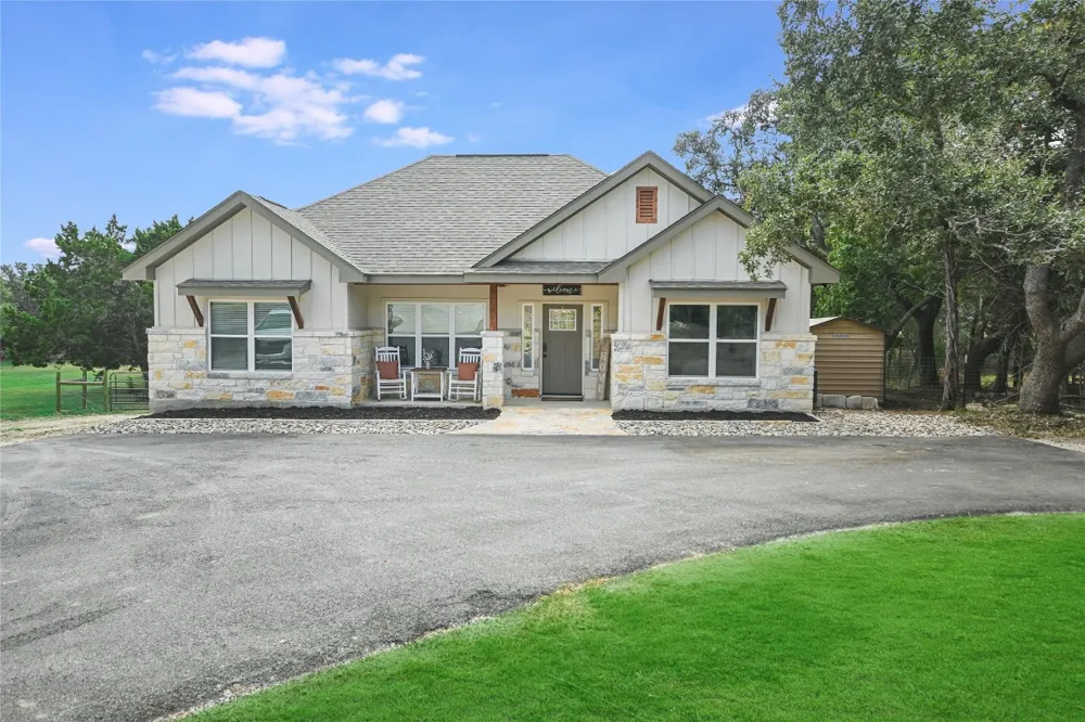 11631 FM 32 Fischer, TX 78623