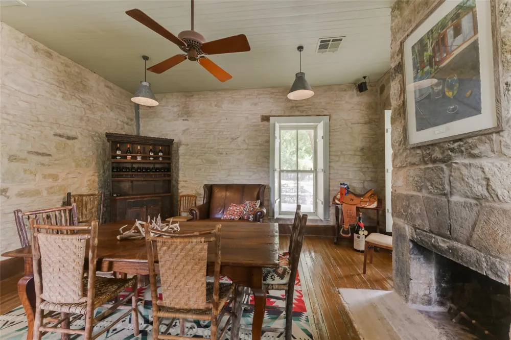 802 S Austin Street Comanche, TX 76442